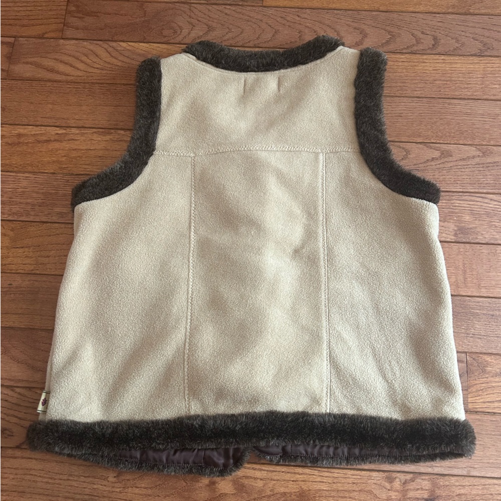 Cottagecore rustic embroidered fleece vest - Picture 4 of 11